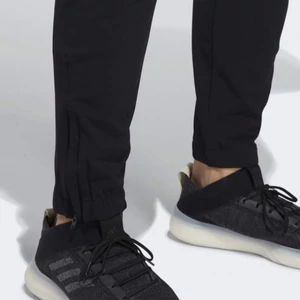 Adidas-férfi-fekete-tréning-nadrág-3csíkos-GT7748