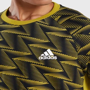 Adidas-férfi-fekete-sárga-pamut-környakú-póló-HN9098