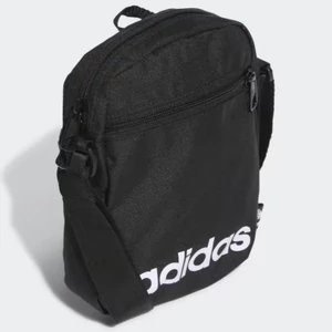 Adidas-fekete-cipzáros-pántos-állítható-oldaltáska-HT4738